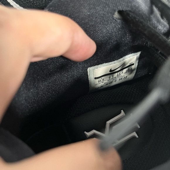 Nike Kyrie 5 Black Magic Basketball Shoes - Picture 11 of 13